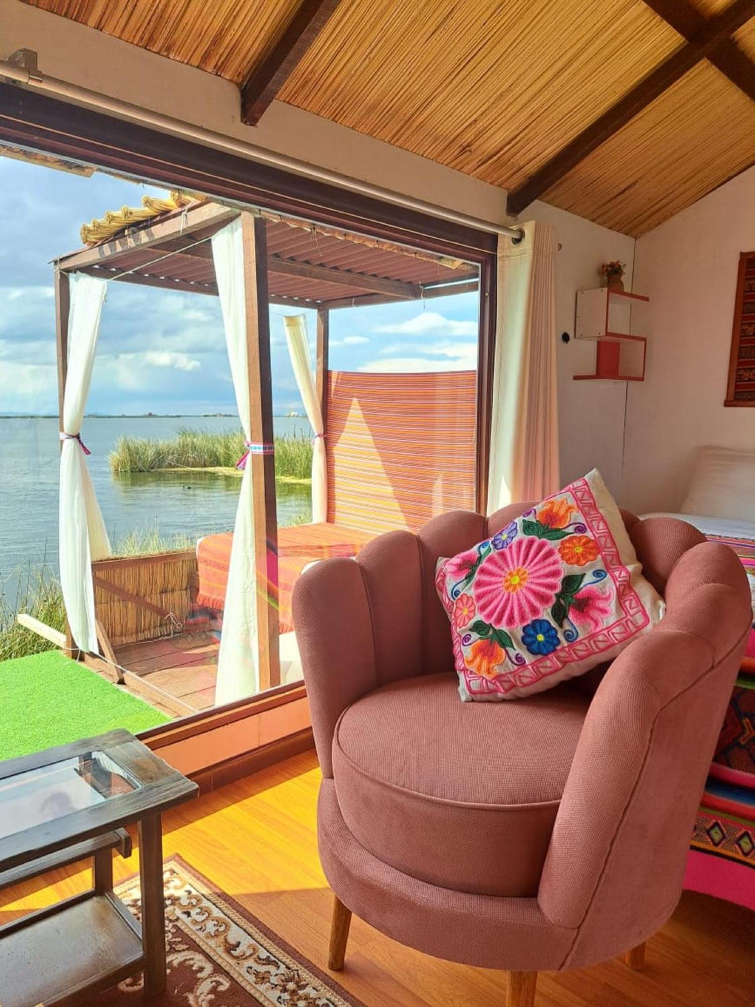 Uros Aruma-Uro On Uros Floating Islands Hotel Puno Exterior foto